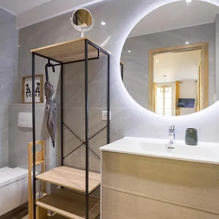 Majopi 4 - Central, Ac, Close To Palais & Beaches Apartman